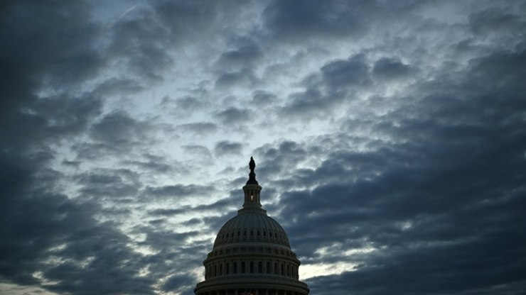 Congresso dos EUA abre a via para cortes fiscais de Trump