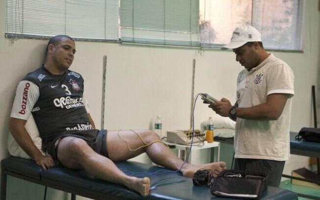 Fisioterapeuta indicado por Ronaldo é demitido do Corinthians após 13 anos de clube