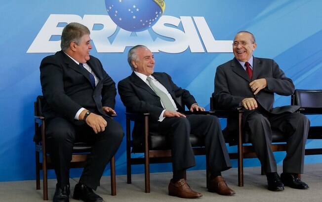 Peemedebistas Carlos Marun, Michel Temer e Eliseu Padilha durante evento no Palácio do Planalto
