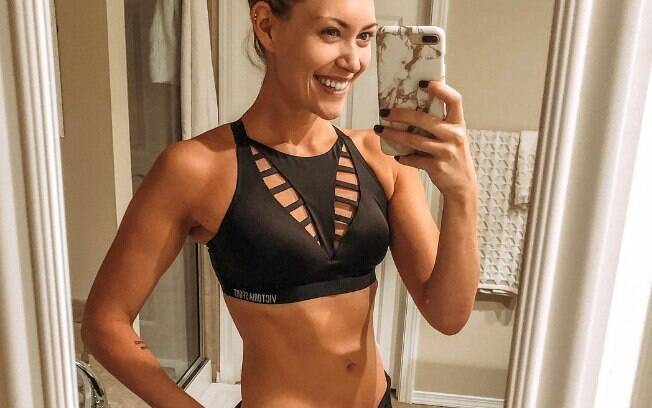 Jess Dukes conseguiu eliminar 34 kg e compartilha diversas imagens do seu antes e depois em seu perfil do Instagram