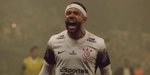 Memphis recebe notificação após postar foto de mulher de biquíni