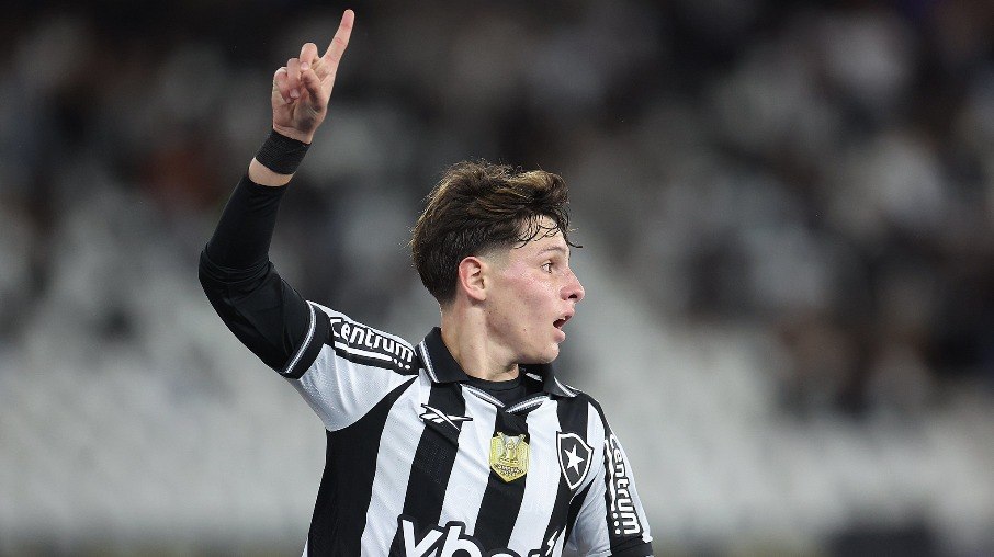 Montoro comemora seu gol no empate em 3 a 3 com o Mirassol