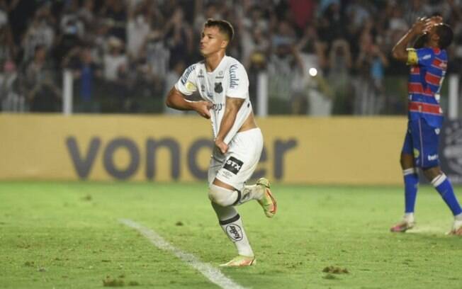 Santos vence o Fortaleza e atinge a meta contra o rebaixamento no Brasileirão