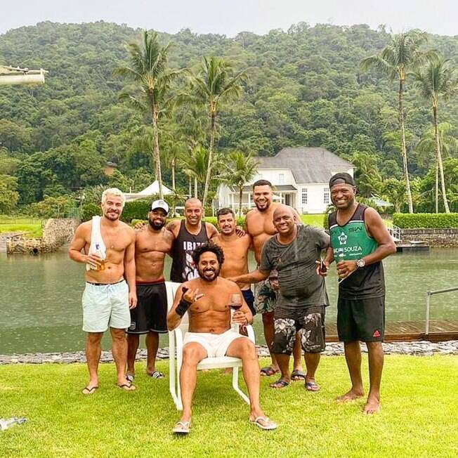 Thiago Martins e amigos 
