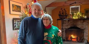 Mulher morre após escapar de barco em chamas nos EUA