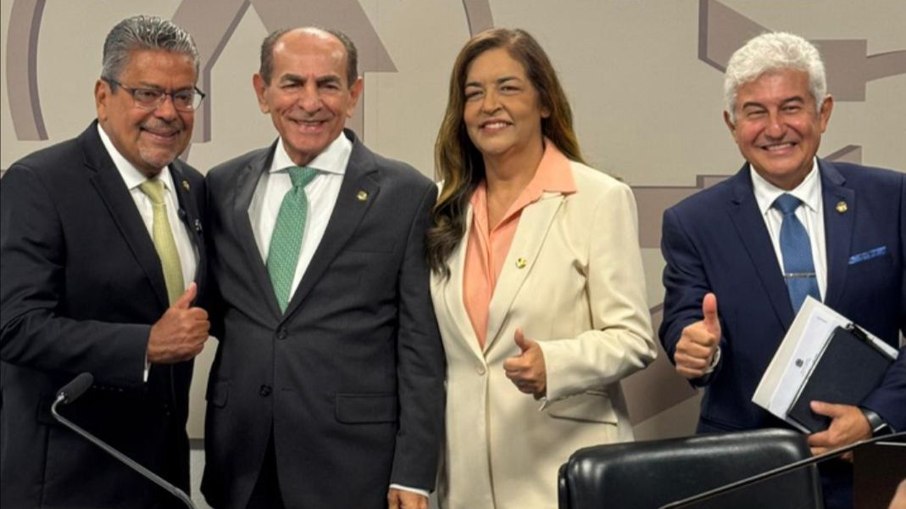 Da esquerda para a direita: Senador Dr. Hiran (PP-RR), relator do projeto; Senador Marcelo Castro (MDB-PI), presidente da Comissão; Senadora Dra. Eudócia (PL-AL) e Senador Astronauta Marcos Pontes (PL-SP), autor da proposta. Da esquerda para a direita: Senador Dr. Hiran (PP-RR), relator do projeto; Senador Marcelo Castro (MDB-PI), presidente da Comissão; Senadora Dra. Eudócia (PL-AL) e Senador Astronauta Marcos Pontes (PL-SP), autor da proposta.