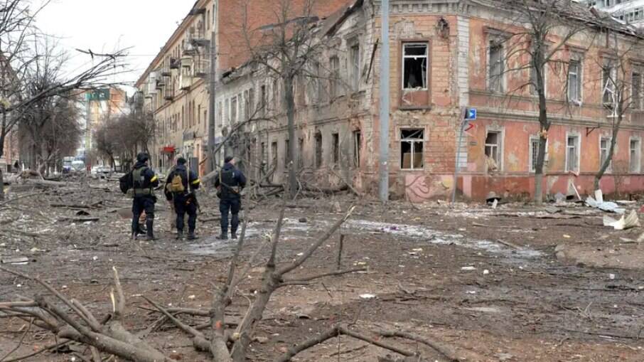 Kharkiv depois de ataque russo no local