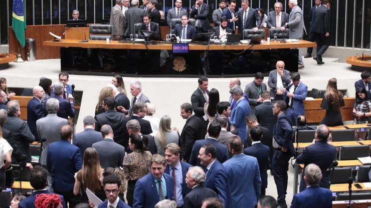 Câmara aprova marco legal para exploração das
terras raras