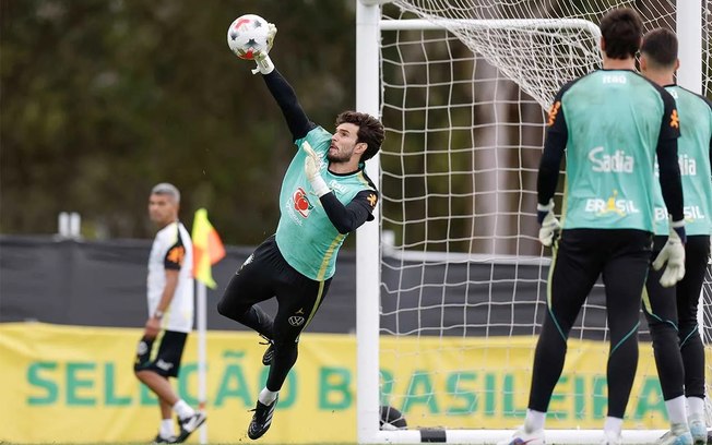 Otávio em campo durante treinamento da Seleção Brasileira em Brisbane Otávio em campo durante treinamento da Seleção Brasileira em Brisbane