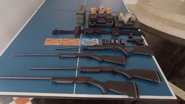 Armas e munições são apreendidas em condomínio de Valinhos