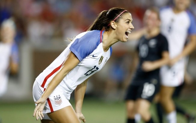 Alex Morgan comemora gol pela seleção dos Estados Unidos