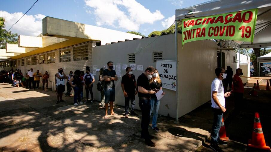 Posto de vacinação contra covid-19 em Brasília