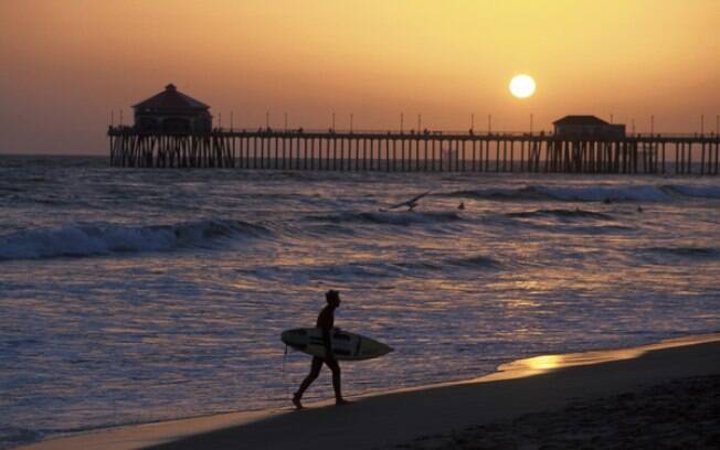Na costa oeste dos Estados Unidos, a Huntington Pier Beach sedia o torneio Vans US Open of Surfing