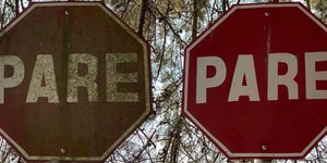 Lavador de placas em rodovias faz sucesso e vai limpar até avião