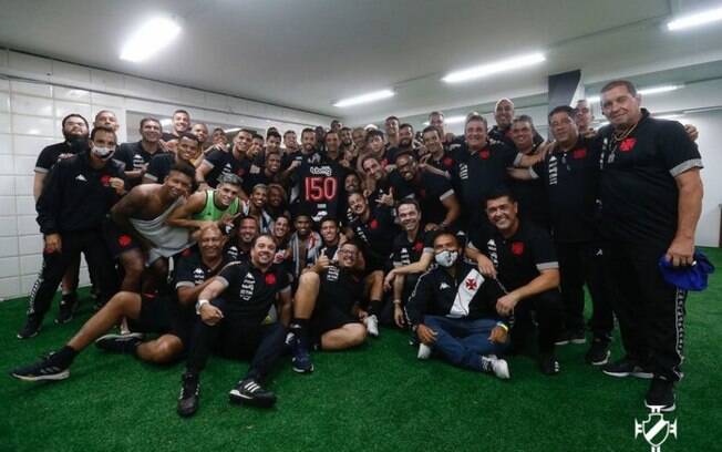 Vovô tá on! Nene celebra boa fase e feitos pelo Vasco e assume artilharia do Carioca: 'Só tenho a agradecer'