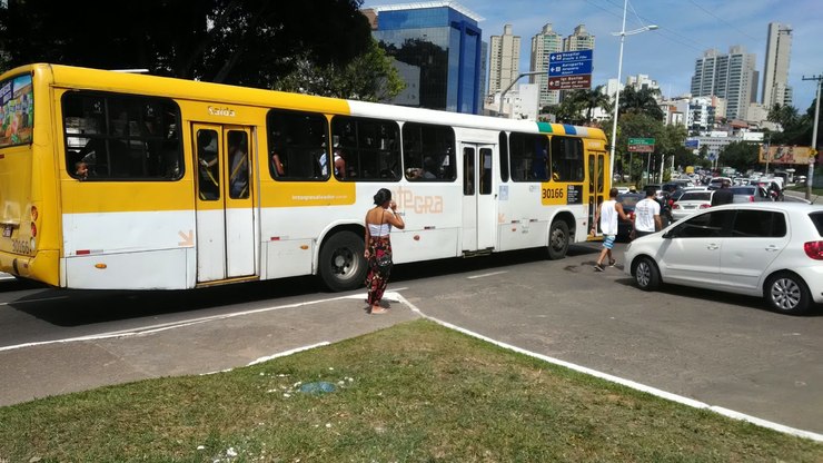 Procon%20contabiliza%20544%20%C3%B4nibus%20parados%20em%20garagens%20