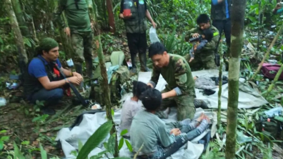 Crianças que sofreram acidente aéreo na Colômbia são encontradas com vida após 40 dias