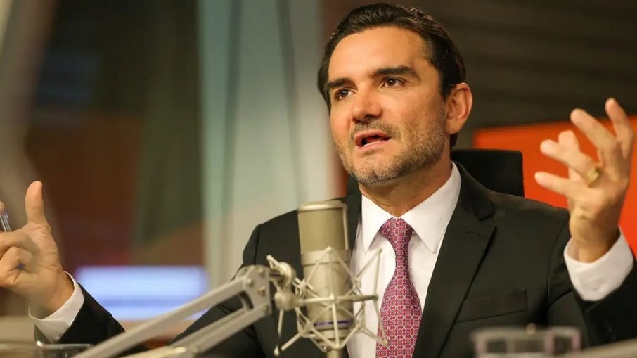 Celso Sabino confirma a Lula que deixará Ministério do Turismo Celso Sabino confirma a Lula que deixará Ministério do Turismo