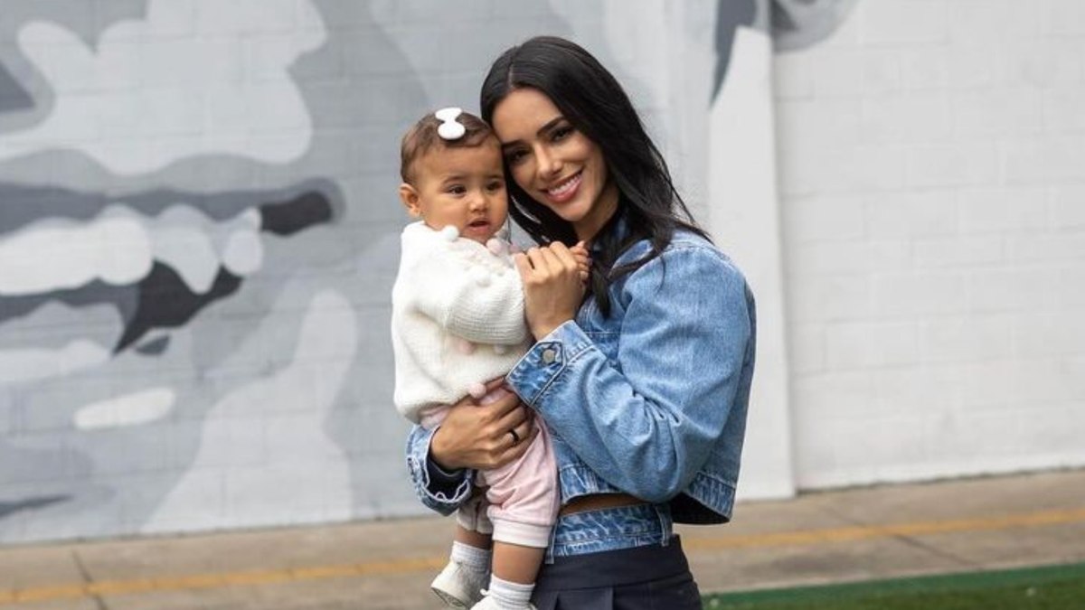 Bruna Biancardi e Mavie visitam Instituto Neymar e encantam o jogador