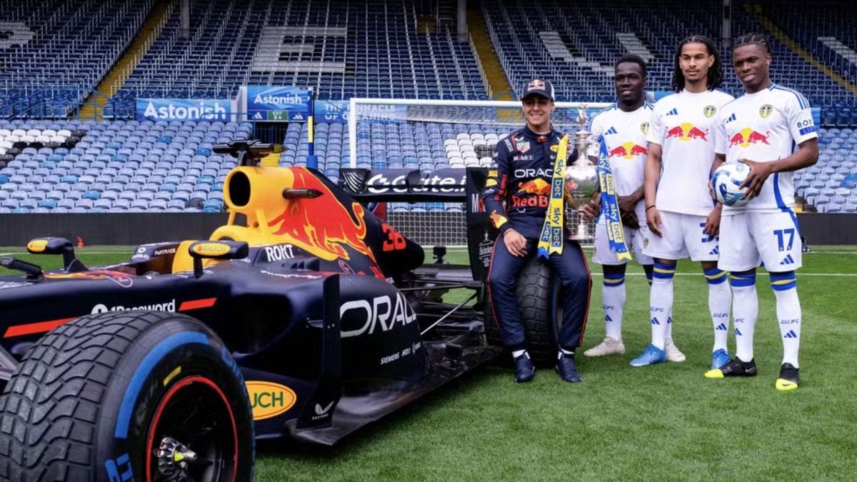 Jogadores da Premier League competem contra carro de F1 Jogadores da Premier League competem contra carro de F1