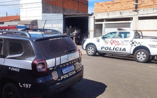 Dupla procurada por tráfico de drogas é detida pela Polícia Civil em Américo Dupla procurada por tráfico de drogas é detida pela Polícia Civil em Américo