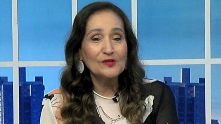 %22A%20Tarde%20%C3%A9%20Sua%22%2C%20com%20Sonia%20Abr%C3%A3o%2C%20ganha%20nova%20roupagem%20ap%C3%B3s%205%20anos