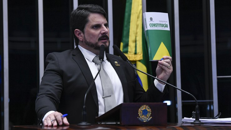 Senador%20Marcos%20do%20Val%20tem%20contas%20bloqueadas%20ap%C3%B3s%20contrariar%20STF
