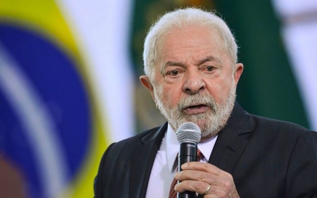 Presidente Lula entrega Universidade Federal em Osasco e visita Cotia