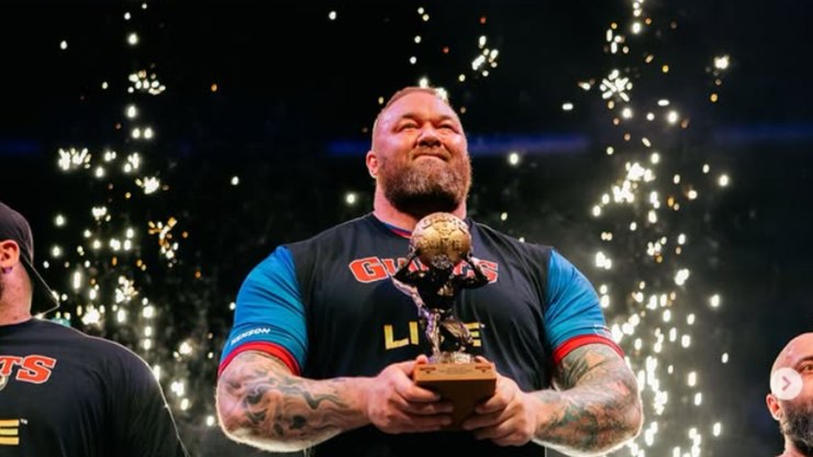 Ator quebra novo recorde no levantamento de terra: 510 kg