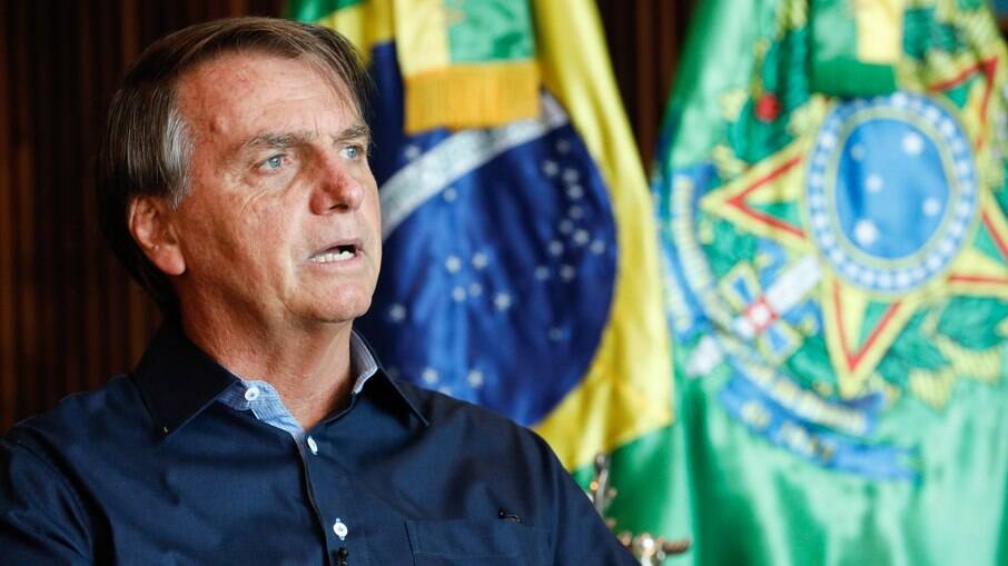 Bolsonaro já gastou mais com cartão corporativo do que gestão anterior, diz O Globo