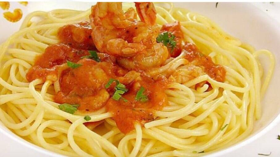 Pronto em 30 minutos, este espaguete vai conquistar até quem não é fã de frutos do mar!