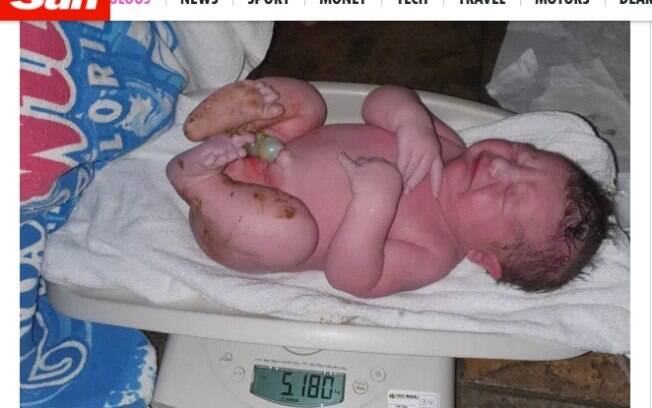 Atticus nasceu com 5,180 kg e é um dos maiores bebês britânicos, segundo jornal The Sun