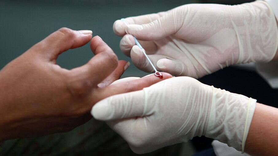 Pesquisadores avançam no desenvolvimento de vacinas contra o HIV e o câncer