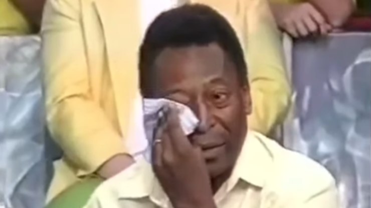 O dia em que Pelé chorou no palco