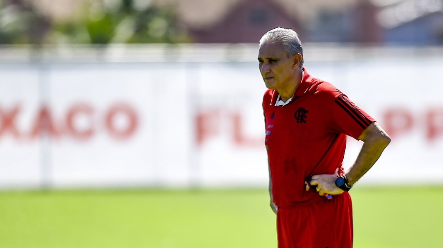 Tite foi hospitalizado após desembarque no Rio