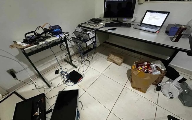 Polícia cumpre mandado em Araçatuba contra suspeito de ameaçar Embaixada dos EUA
