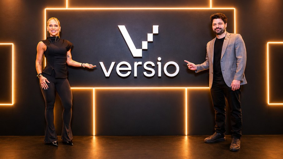 Virginia, Deborah Secco e Rodrigo Faro prestigiam evento da Versio