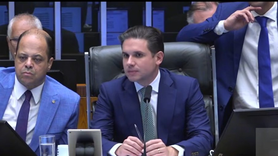 Hugo Motta (Republicanos) em sessão plenária desta terça-feira (09) Hugo Motta (Republicanos) em sessão plenária desta terça-feira (09)