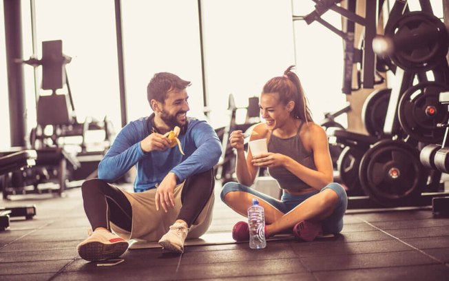 Saiba o que comer antes e depois do treino de musculação