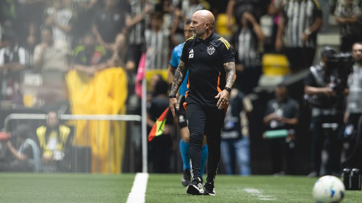 Sampaoli revela surpresa com atuação da equipe: "Não imaginava"