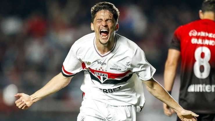 São Paulo vence e larga na frente do Athletico na Copa do Brasil