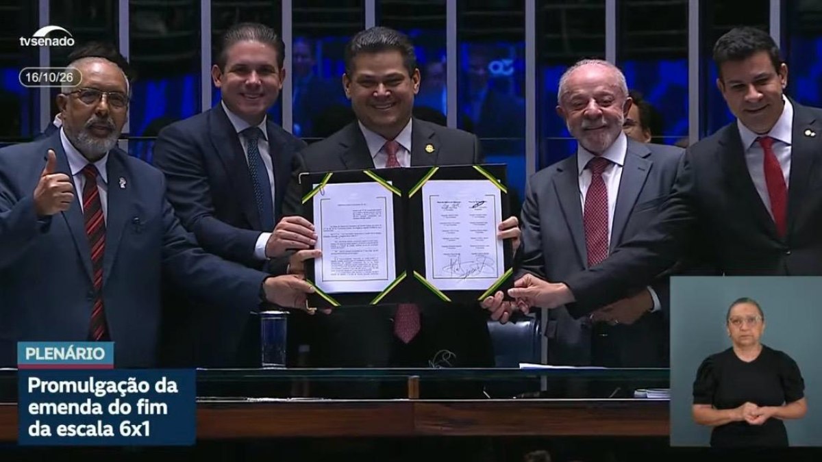 Congresso promulga PEC que acaba com escala 6x1 Congresso promulga PEC que acaba com escala 6x1