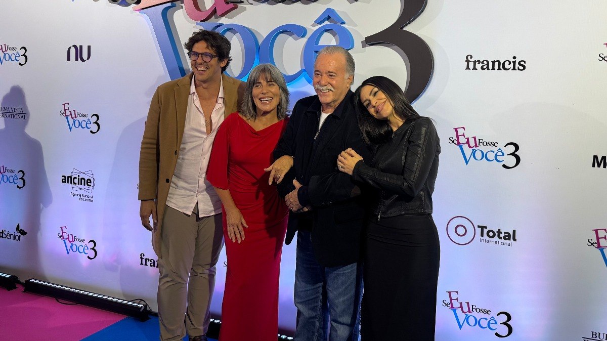 Rafael Infante, Glória Pires, Tony Ramos e Cleo posam juntos na pré-estreia de Se Eu Fosse Você 3, no Rio de Janeiro.