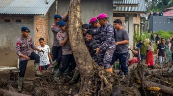 Inundações na Indonésia deixam 57 mortos e 22 desaparecidos