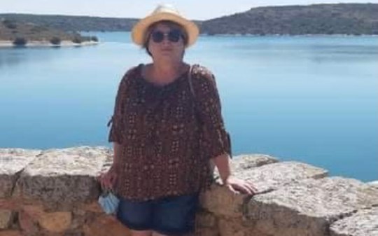 Uma estilista brasileira cria bolsas em crochê