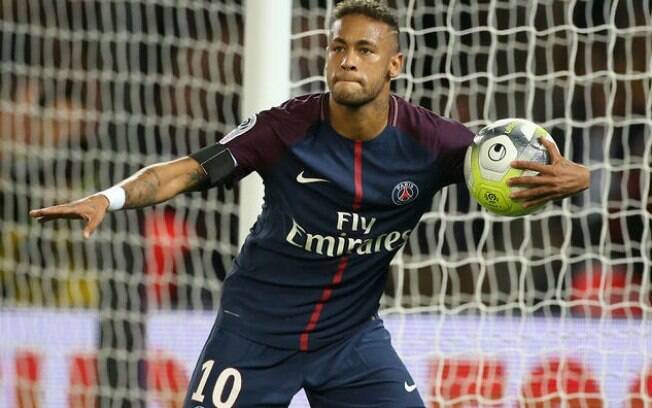 Neymar marcou dois gols e deu outras duas assistências na goleada do PSG por 6 a 2