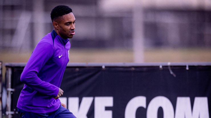 Vitinho%20d%C3%A1%20pista%20em%20apresenta%C3%A7%C3%A3o%20no%20Corinthians