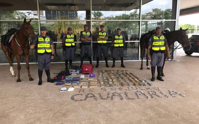 Cavalaria da PM apreendeu grande quantidade de droga neste sábado em São Paulo