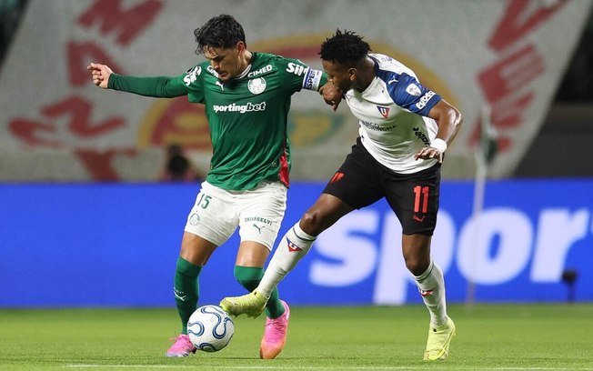 Deyverson em ação contra o Palmeiras Deyverson em ação contra o Palmeiras