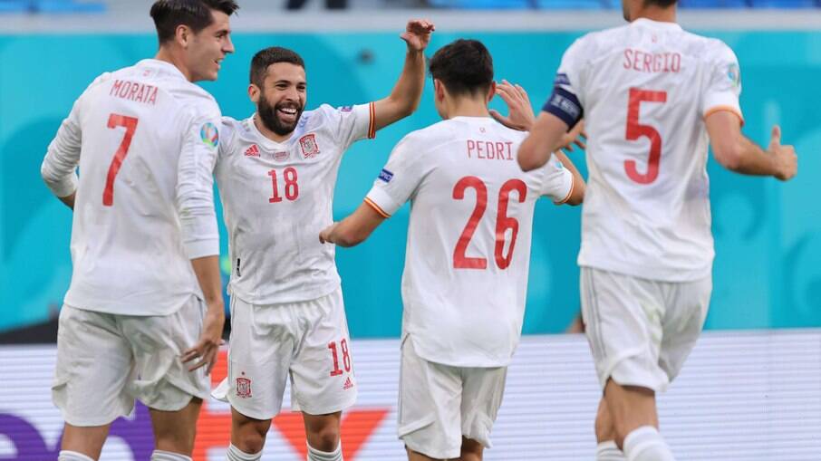 Espanha vence Suíça nos pênaltis e avança às semifinais da Eurocopa